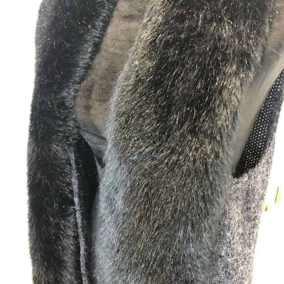 Steve Madden fur lined long sweater vest with pockets - Picture 4 of 14